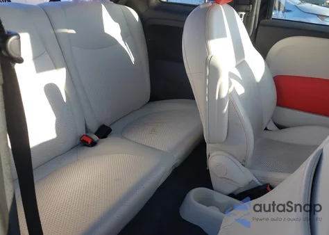 2015 Fiat 500E Battery Electric z USA, uszkodzony, nr VIN 3C3CFFGE3FT603363